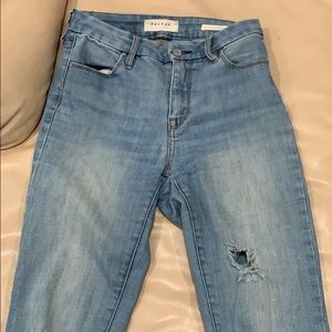 Ankle cute mid rise jeans